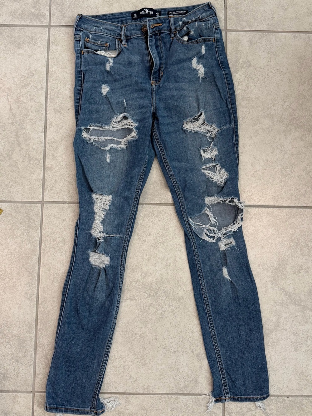 Hollister Women's Ripped Dark Blue Skinny Jeans